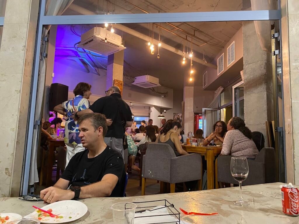 A DINS PALMA, especialidad en arroces y cocina mallorquina.