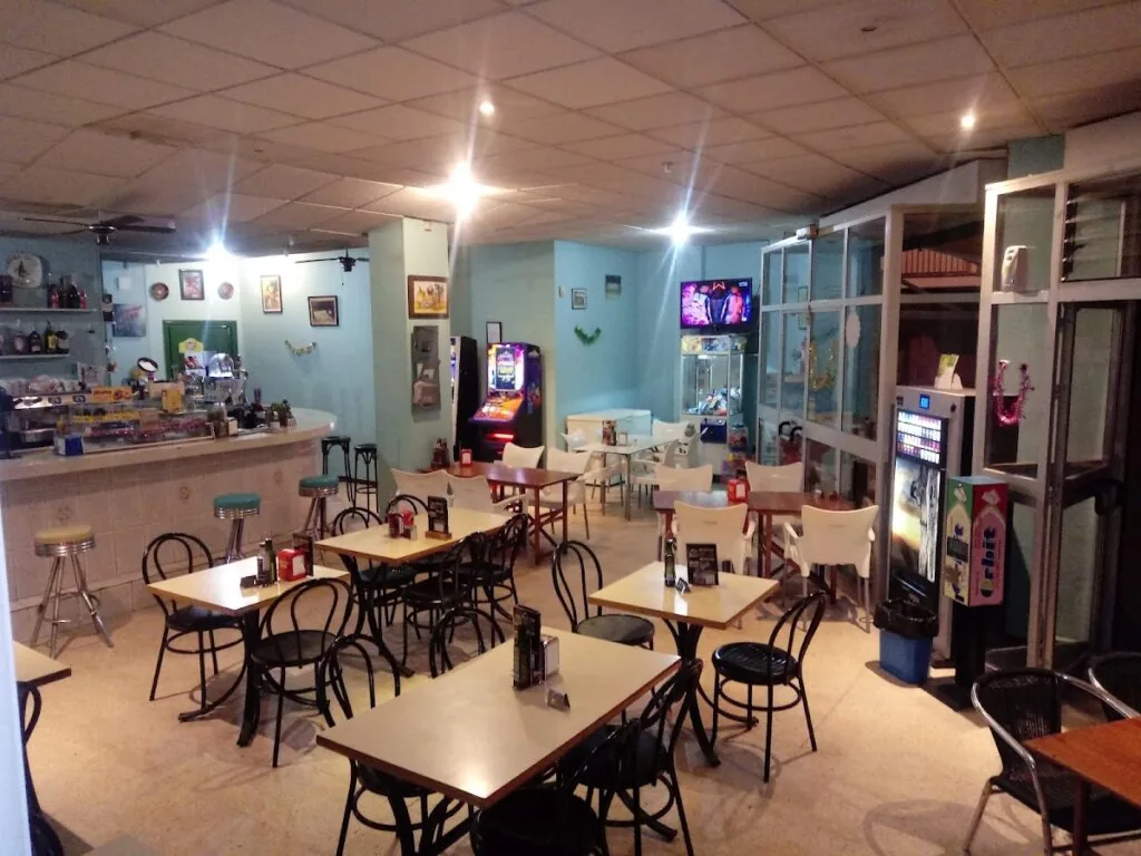 Cafetería Restaurante R.J.J.