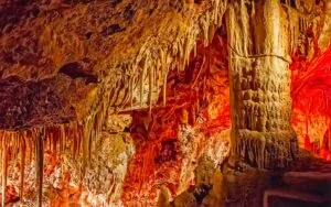 Cuevas de Génova