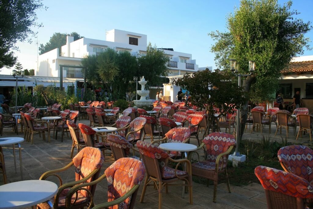 Eden Paradise Karaoke & Music bar