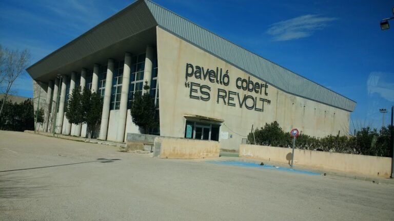 Es Revolt