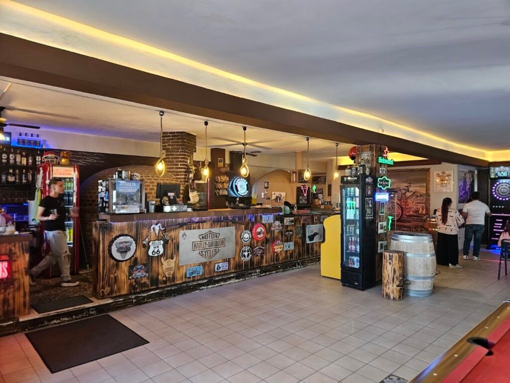 Hollister Bash Saloon