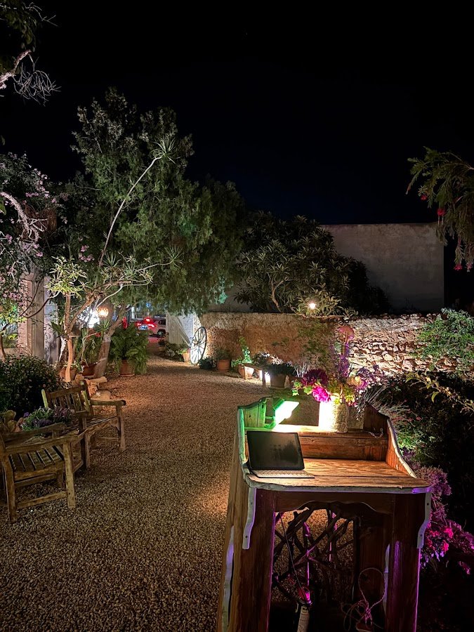 La Paloma Blanca