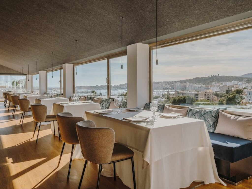 L’Àtic Restaurant. Hotel saratoga