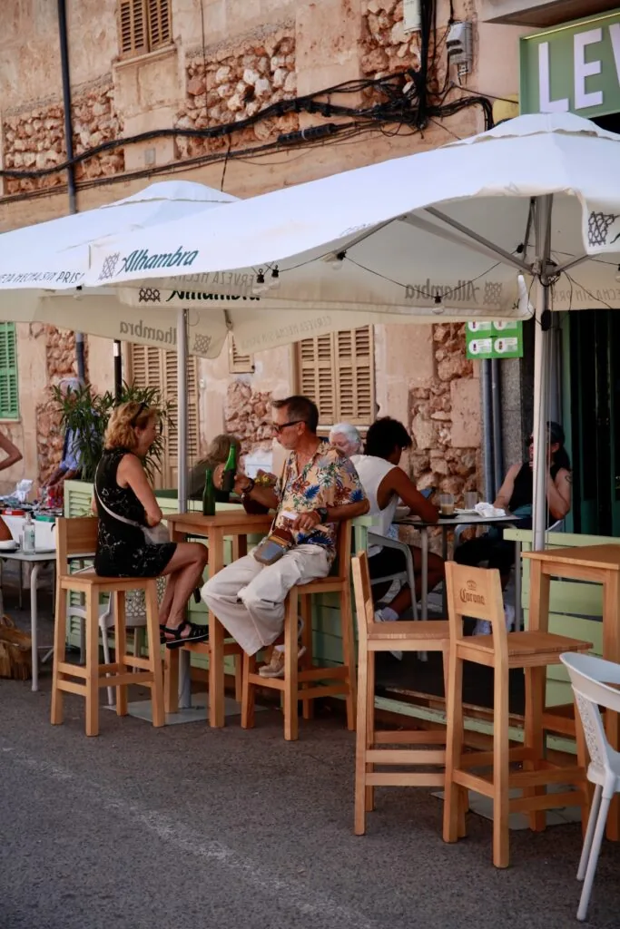 Levante Cafe-Bistro