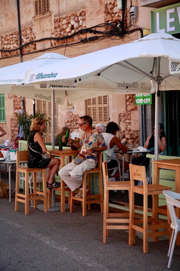 Levante Cafe-Bistro