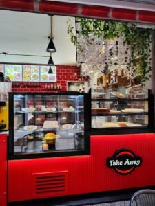 Lunas Deli