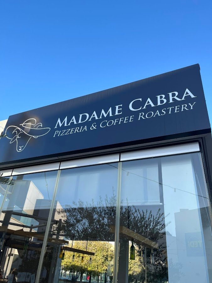 Madame Cabra Pizzería & Coffee Roastery