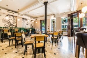 Maura – Cafe & Bar / Cerrado por Vacaciones