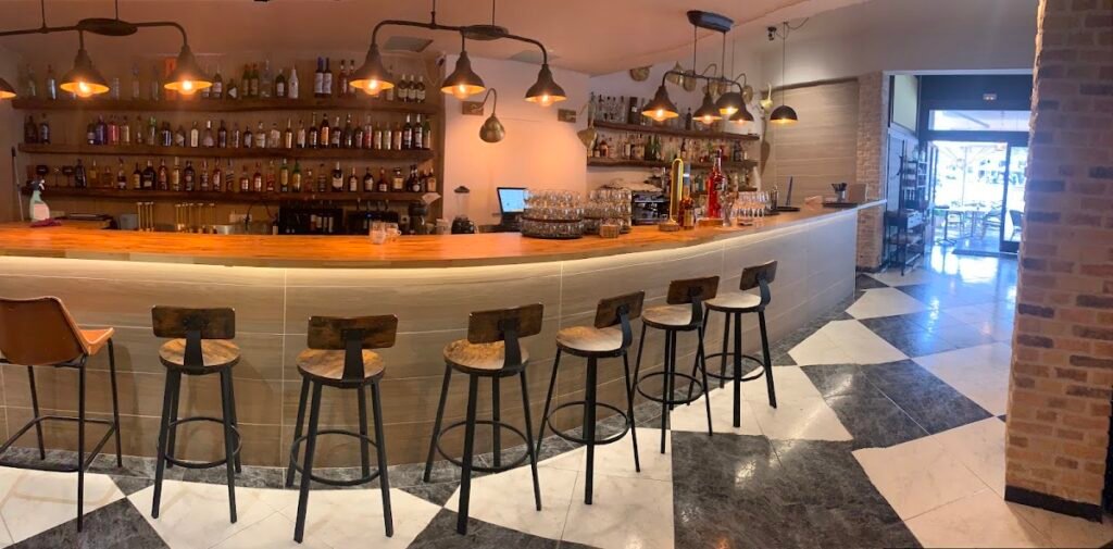 Maxim Restaurant