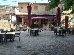 Plaça Cartoixa Cafeteria Ca’n Molinas (Antic Bar Es Til·lers)