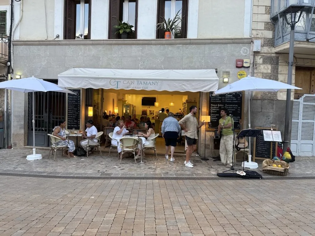 RESTAURANT CAN TAMANY