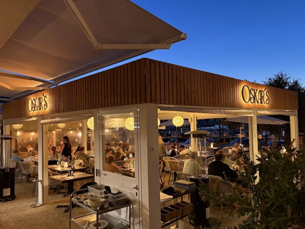 Restaurant Oskar’s by Alex Wahi