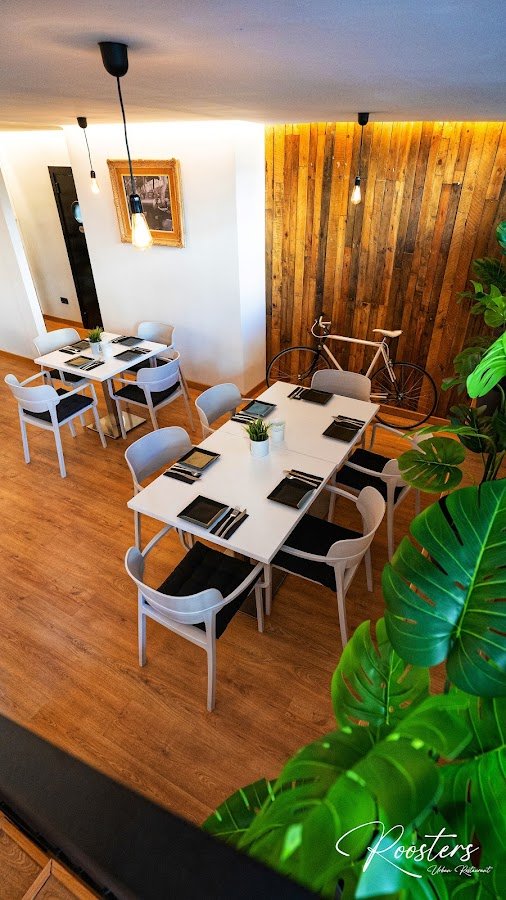 Roosters Urban Restaurant & SPORTSBAR