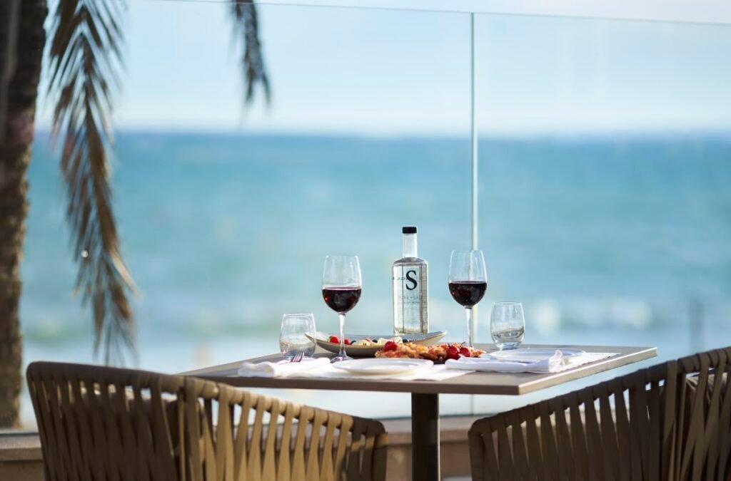 Salty Restaurant (+18)