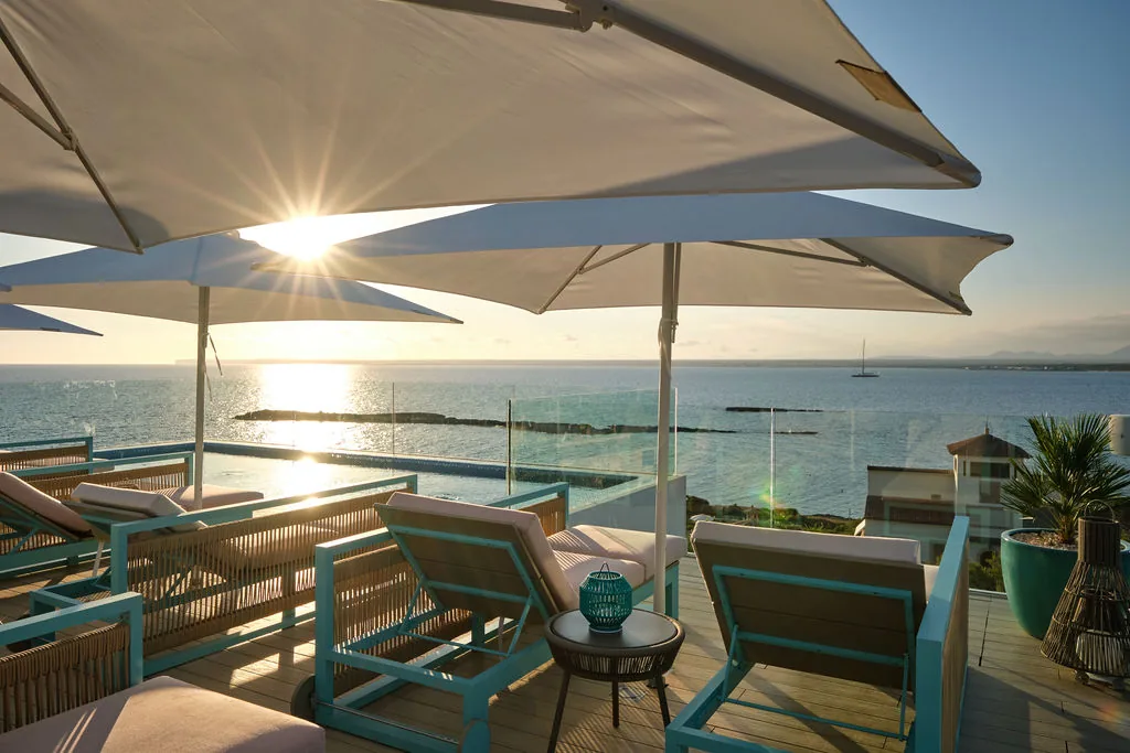 The Sunset Sea Club – Adults only